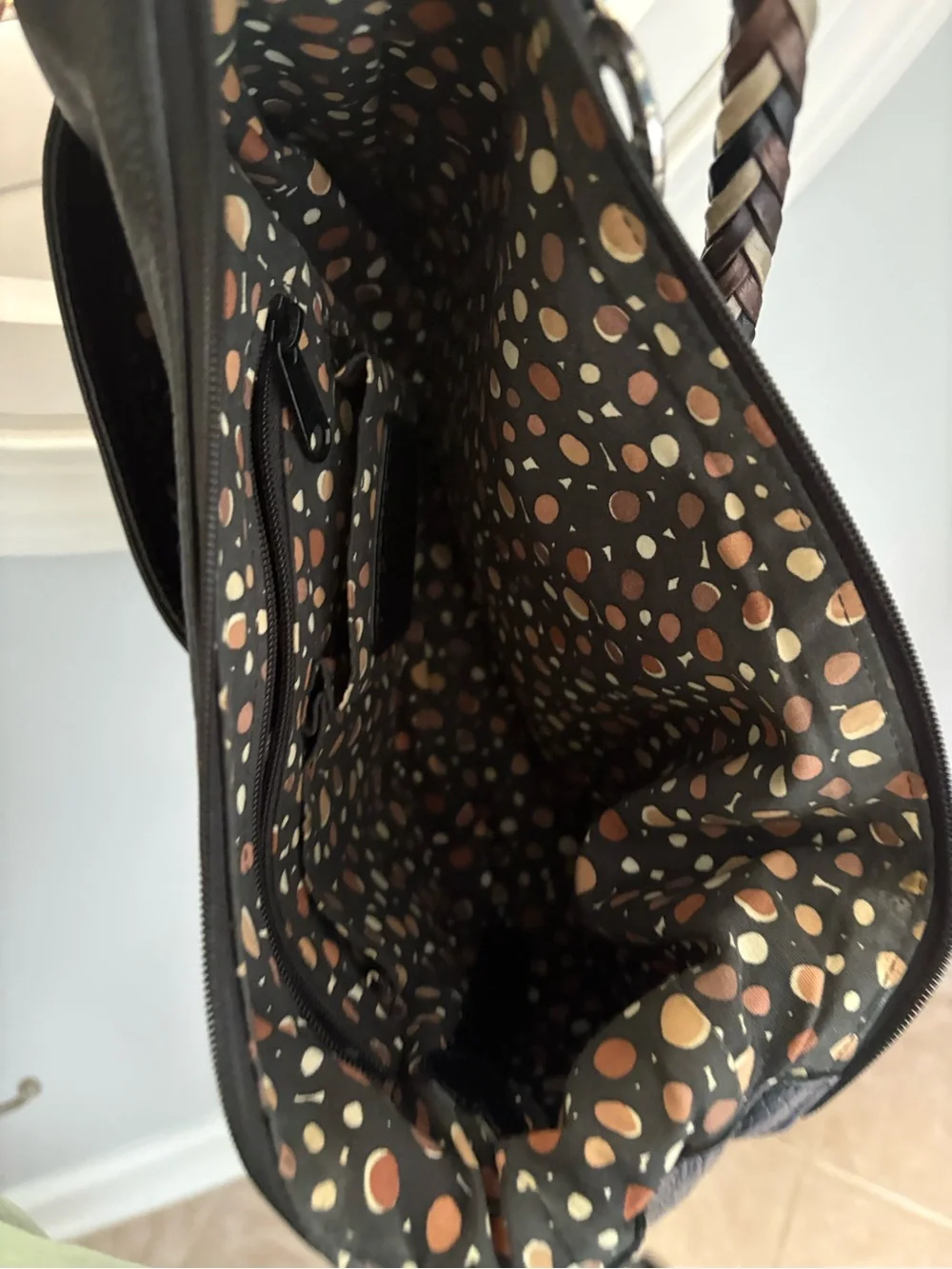 Brighton Barbados hobo shoulder bag made of black pebbled leather w/zipper top